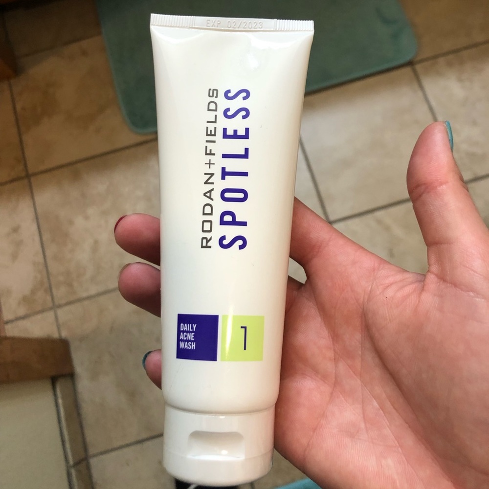 Rodan and Fields Spotless face wash
